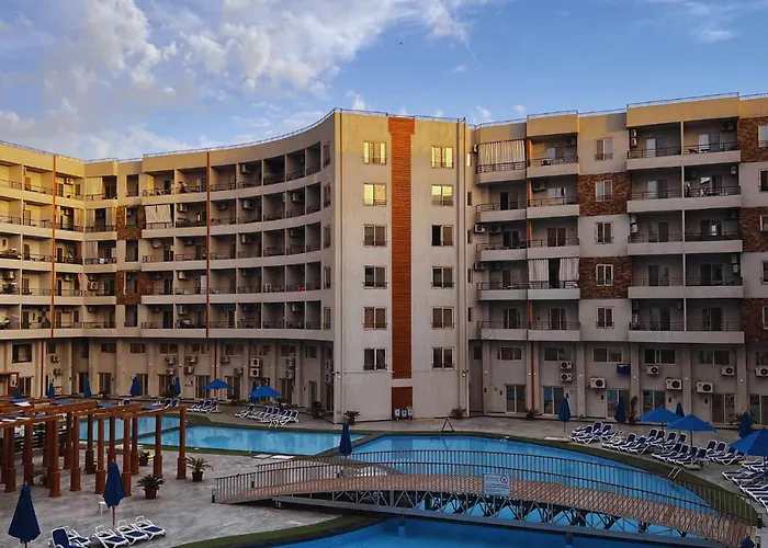 Tiba Golden Downtown 158 Pool View
